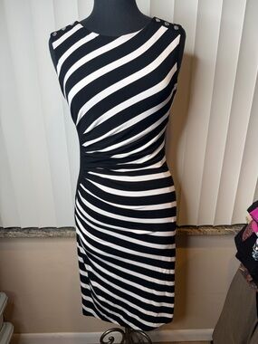 White House Black Market Sleeveless Stripe Ruched Sheath Dress. Size 4